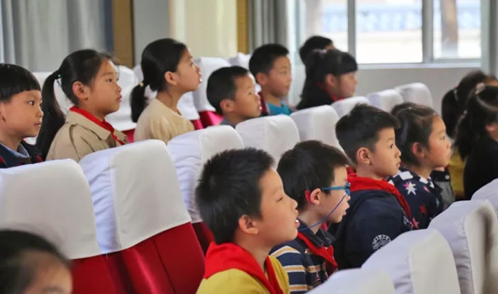 李良濟健康講座校園行活動暨李良濟中醫藥文化輔導教育基地授牌儀(圖7)